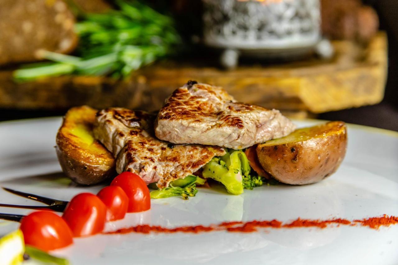 Hotel Petit Dahu - Chambres Et Restaurant Конь Екстер'єр фото
