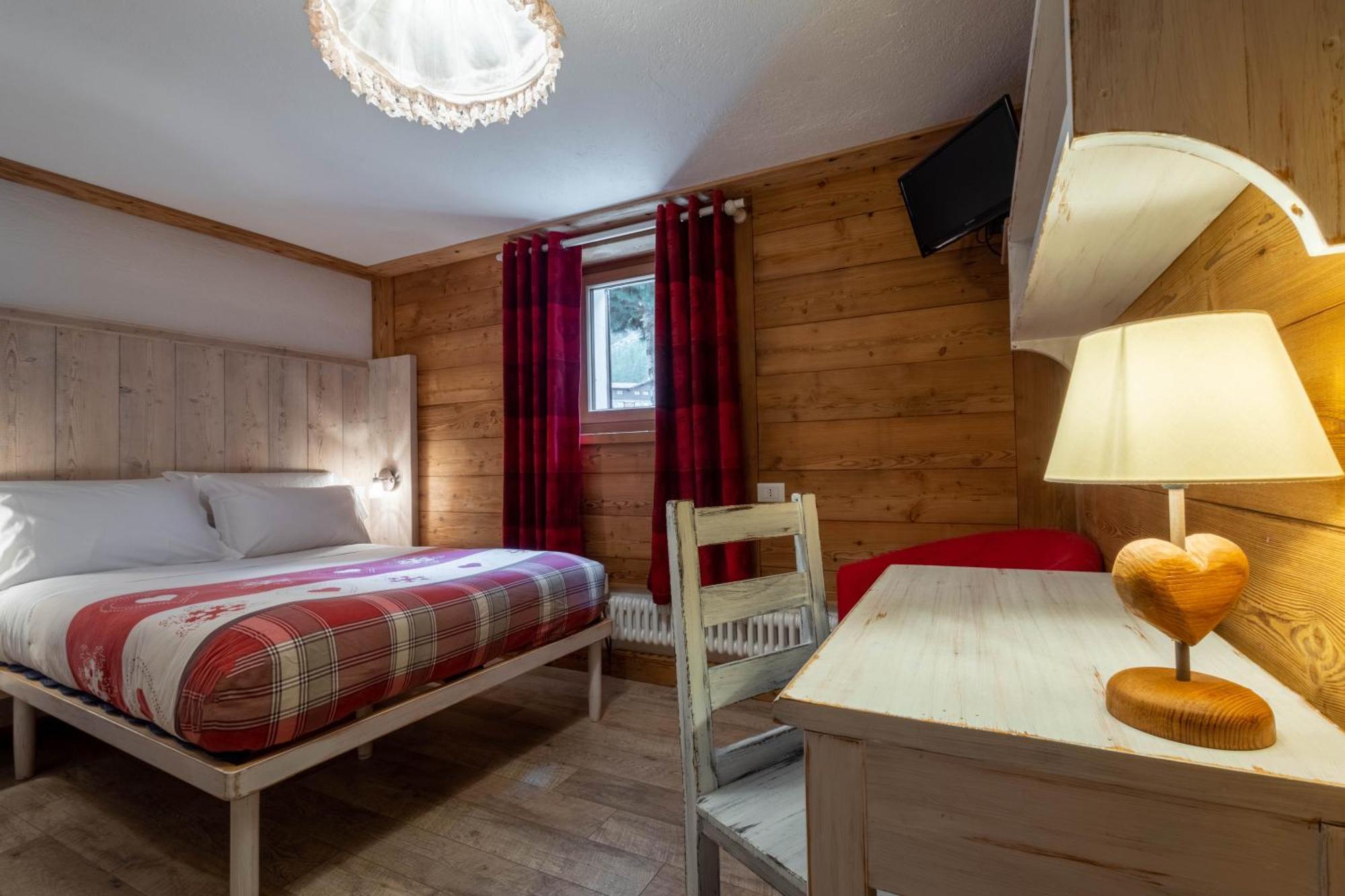 Hotel Petit Dahu - Chambres Et Restaurant Конь Екстер'єр фото