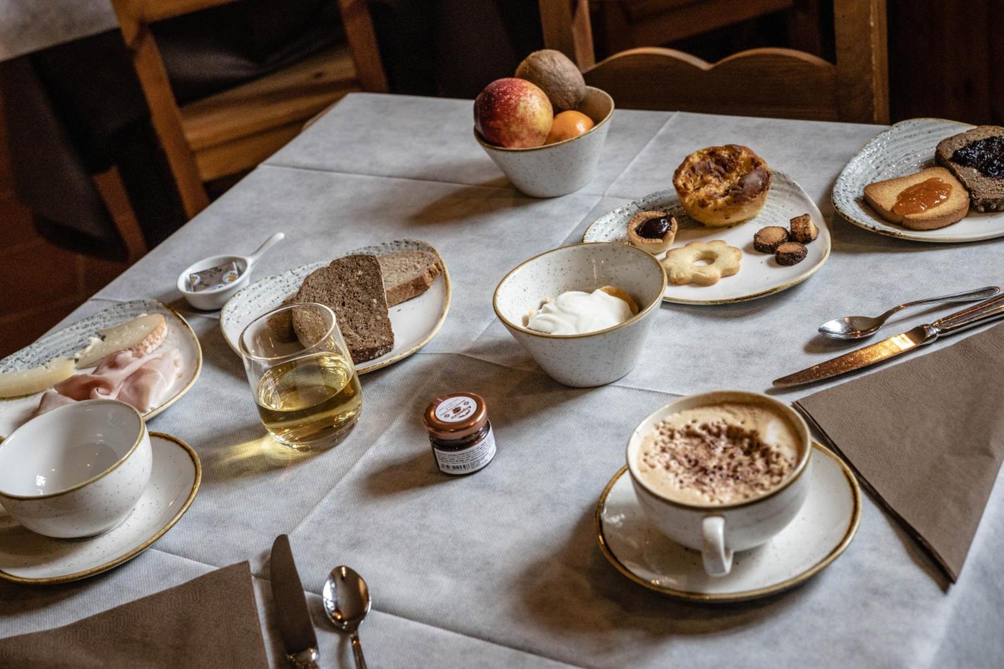 Hotel Petit Dahu - Chambres Et Restaurant Конь Екстер'єр фото