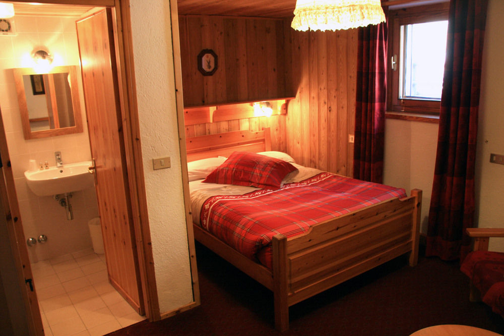 Hotel Petit Dahu - Chambres Et Restaurant Конь Екстер'єр фото