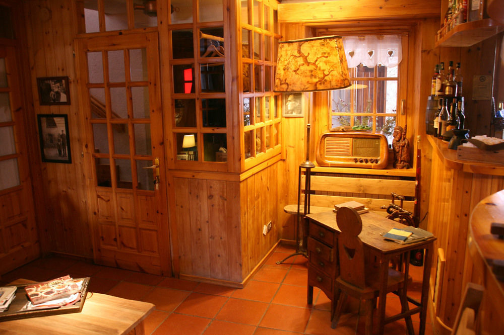 Hotel Petit Dahu - Chambres Et Restaurant Конь Екстер'єр фото