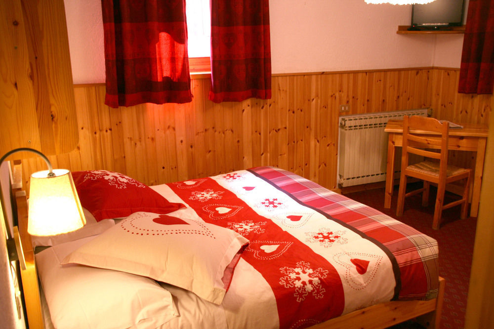 Hotel Petit Dahu - Chambres Et Restaurant Конь Екстер'єр фото