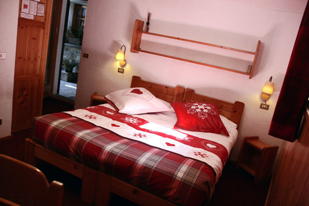 Hotel Petit Dahu - Chambres Et Restaurant Конь Екстер'єр фото