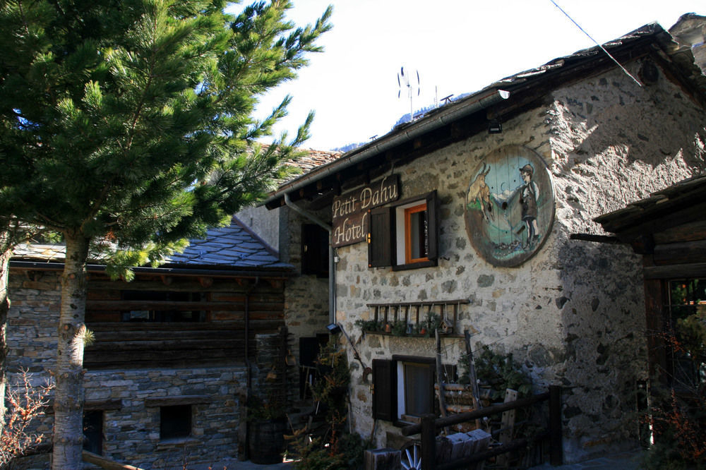 Hotel Petit Dahu - Chambres Et Restaurant Конь Екстер'єр фото